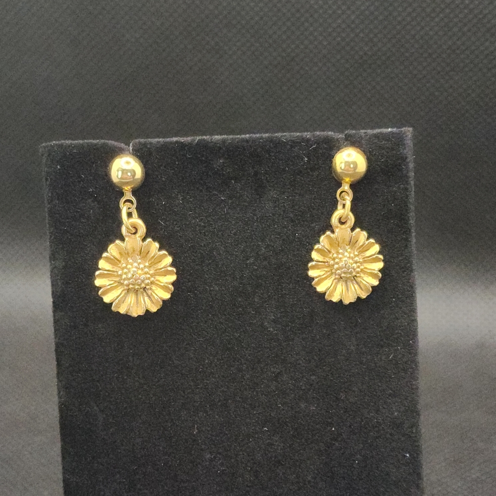 18k Gold Plate Daisy Drop Earrings NOS
